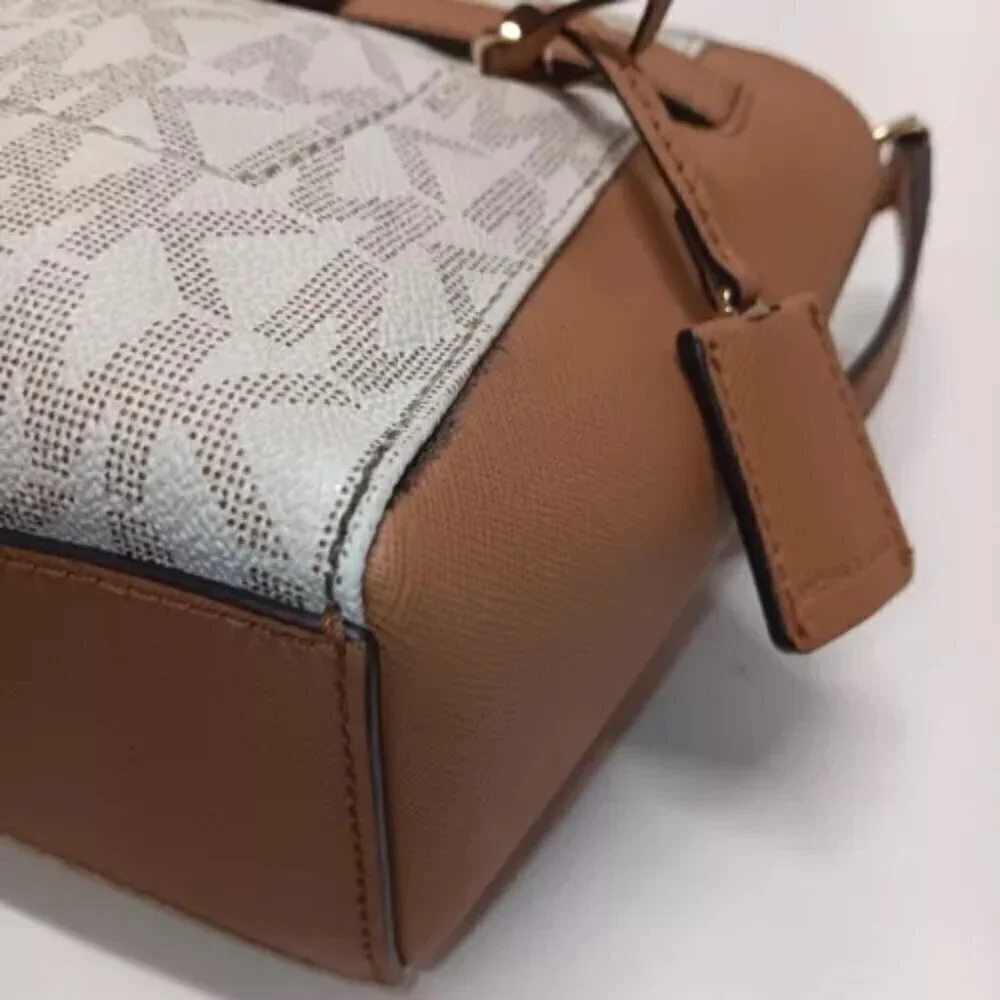 MICHAEL KORS‎ Signature Hamilton Traveler Medium Top Zip Messenger Bag Padlock